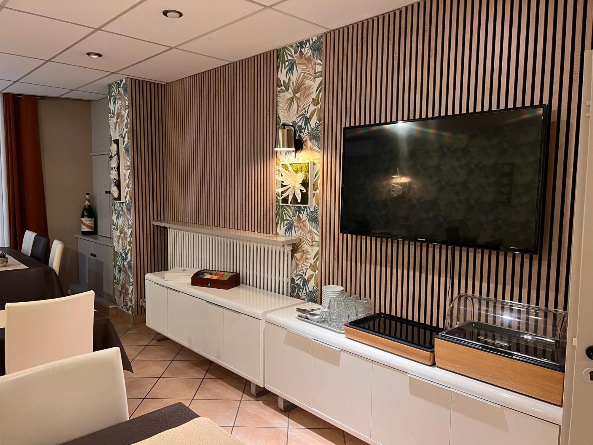 Hotel Alpes Cevennes Guilherand-Granges Екстер'єр фото